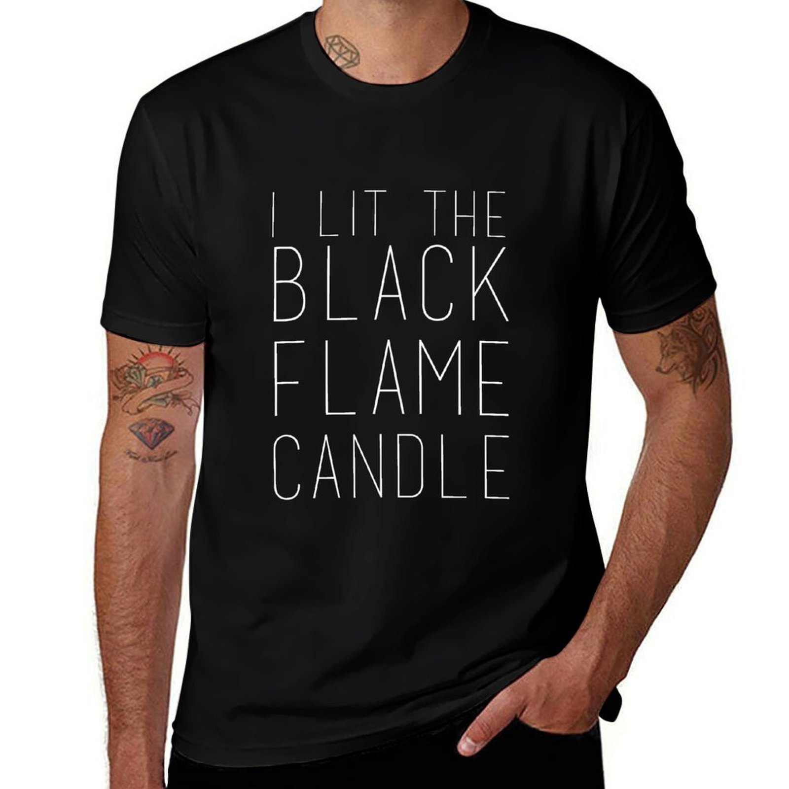 Black Tin Candle - Camiseta Black Flame Candle (blanca) para